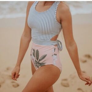 Albion swimsuit size M